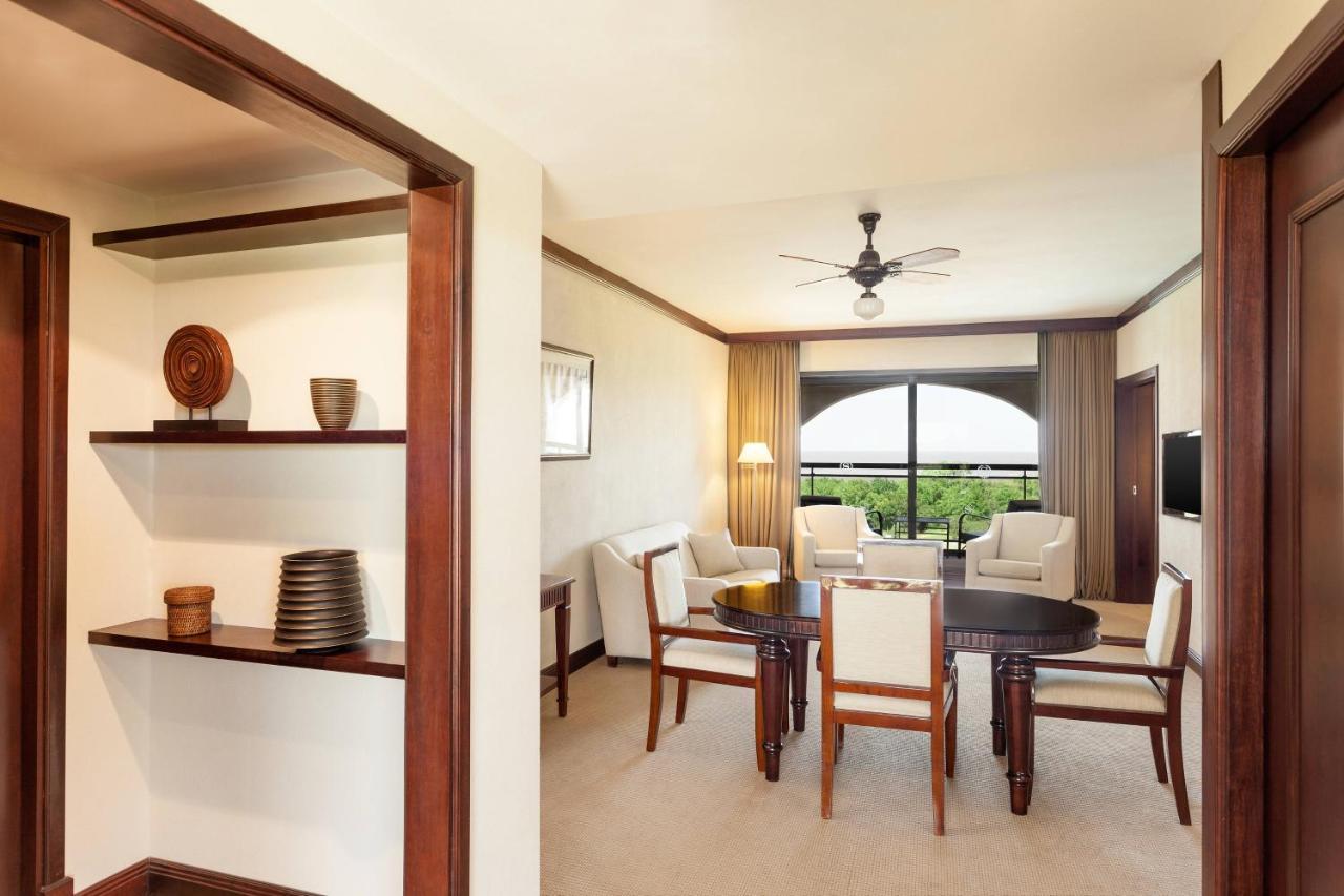 Sheraton Colonia Golf & Spa Resort Colonia del Sacramento Exteriér fotografie A suite at the Hilton Cancun Resort