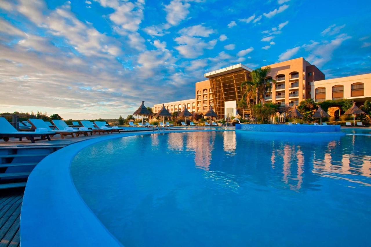 Sheraton Colonia Golf & Spa Resort Colonia del Sacramento Exteriér fotografie The hotel's main pool