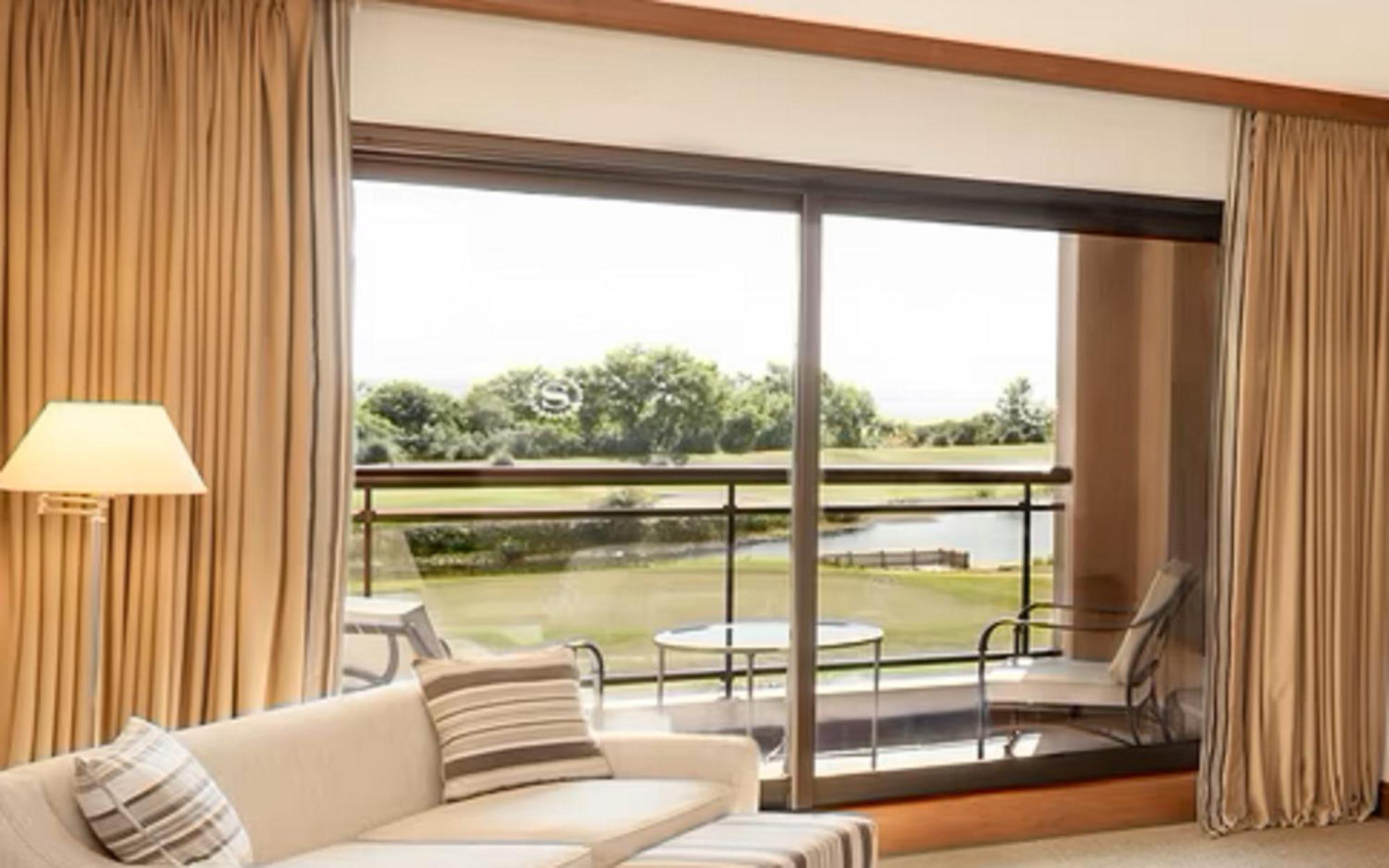 Sheraton Colonia Golf & Spa Resort Colonia del Sacramento Exteriér fotografie A view of the golf course from a suite