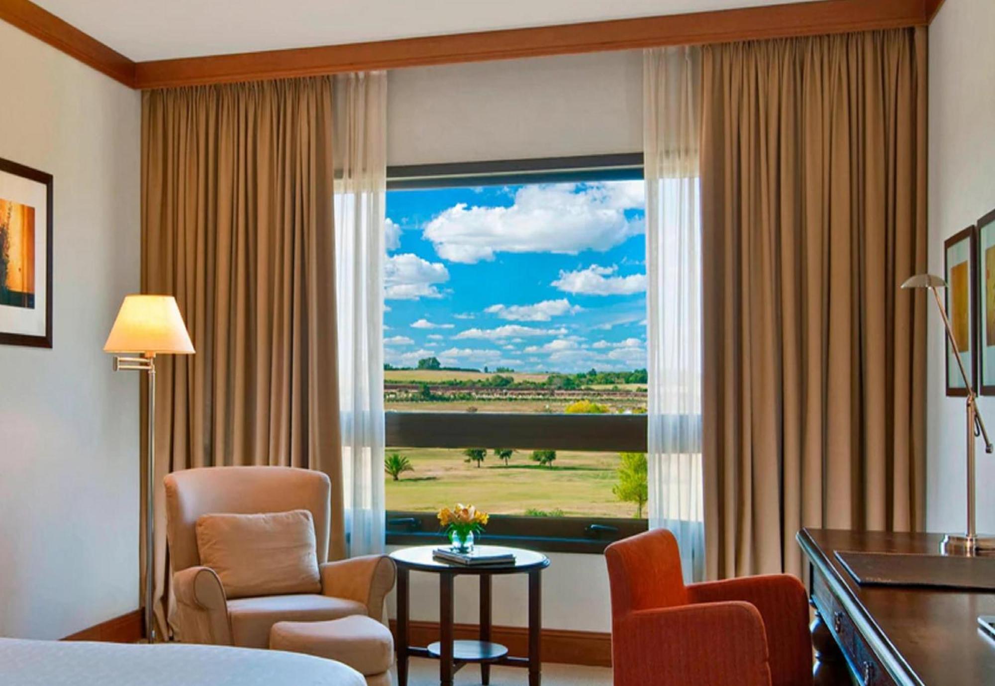 Sheraton Colonia Golf & Spa Resort Colonia del Sacramento Exteriér fotografie A room at the hotel