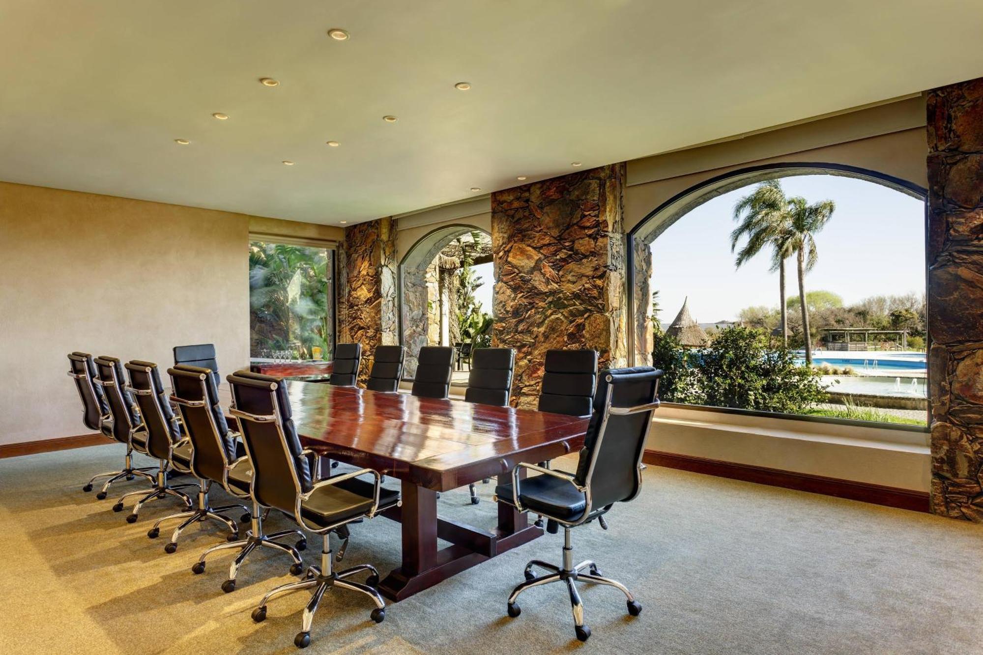 Sheraton Colonia Golf & Spa Resort Colonia del Sacramento Exteriér fotografie Boardroom at the Arizona Inn