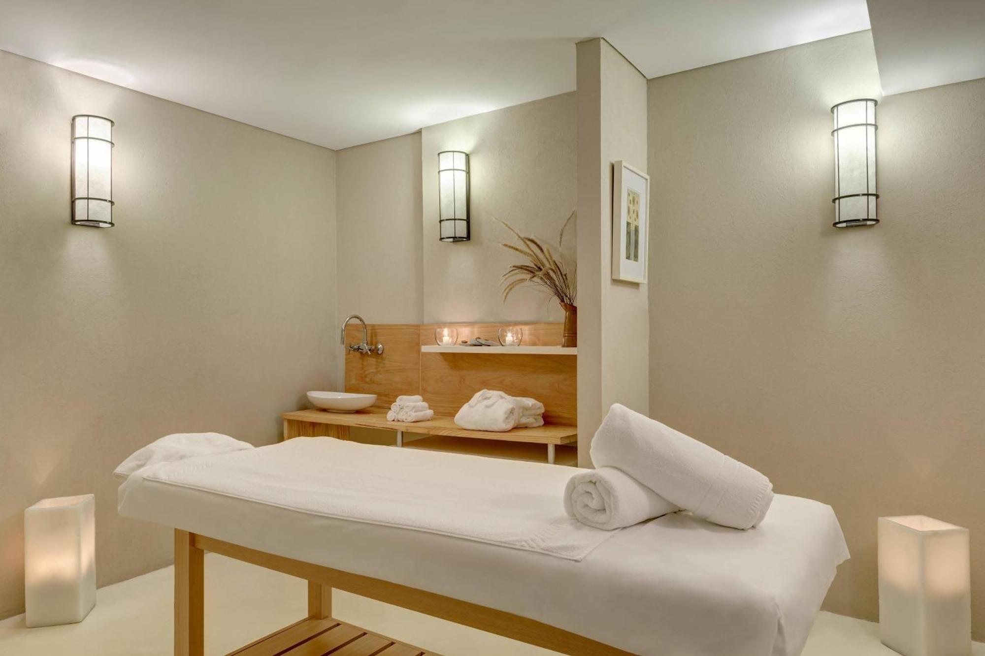 Sheraton Colonia Golf & Spa Resort Colonia del Sacramento Exteriér fotografie A massage bed