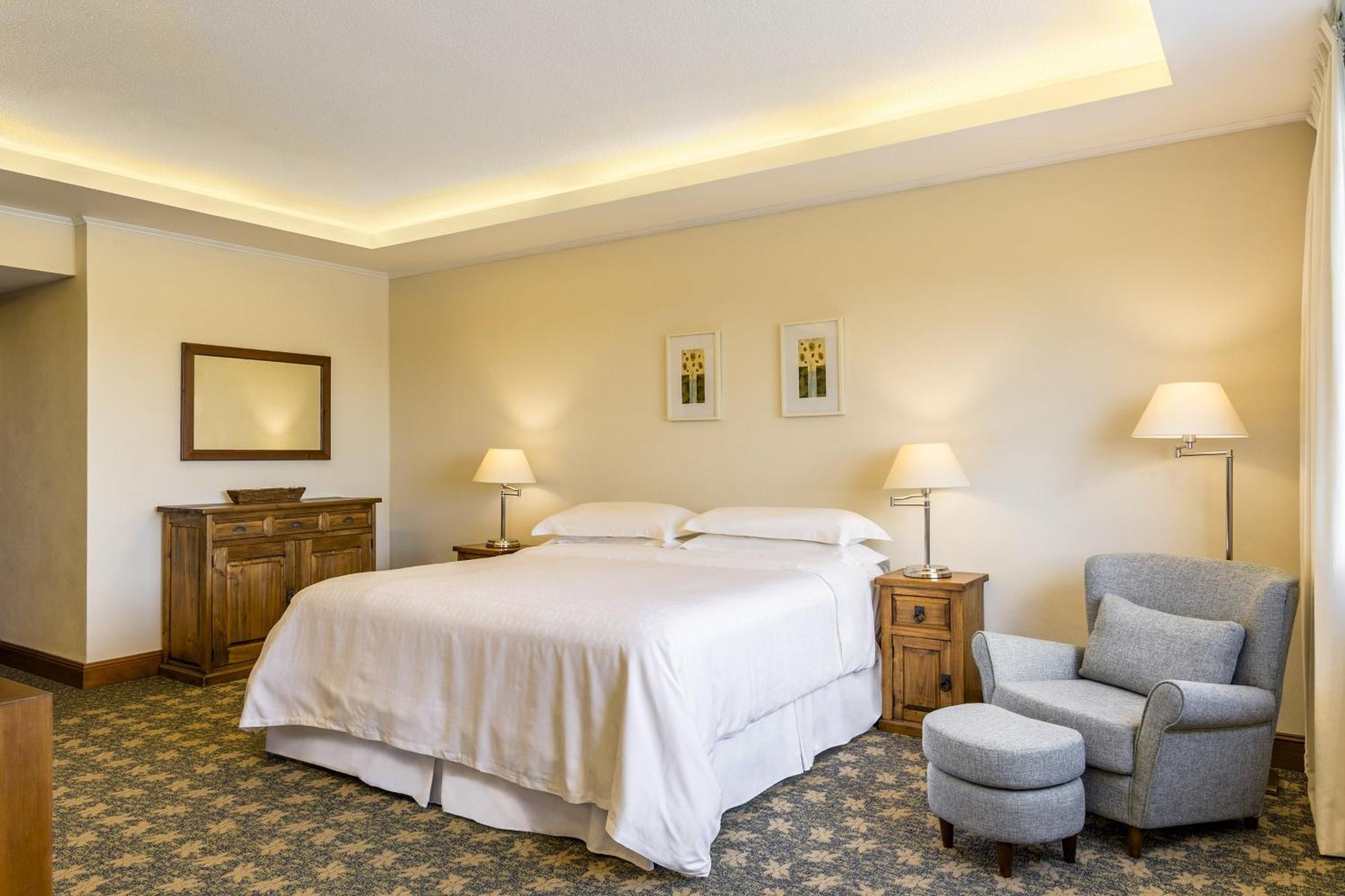 Sheraton Colonia Golf & Spa Resort Colonia del Sacramento Exteriér fotografie A bedroom at the hotel