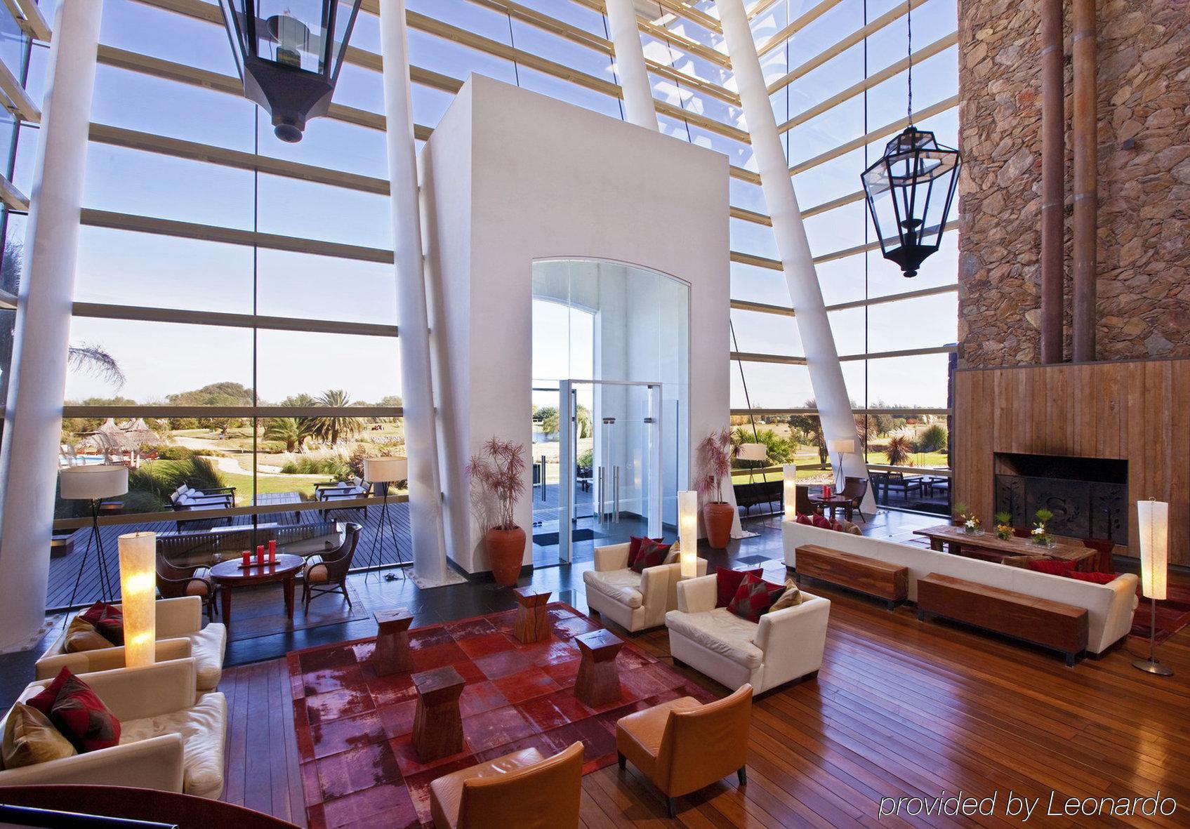 Sheraton Colonia Golf & Spa Resort Colonia del Sacramento Interiér fotografie Interior of the clubhouse